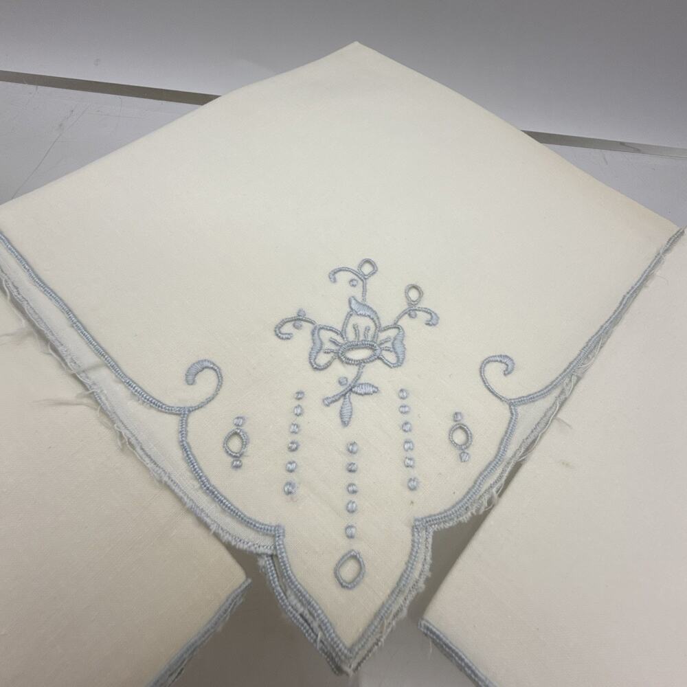 8 Vtg Linen Dinner Napkins Blue Embroidered Flower Cutout 10.5x10.5”scallop Edge